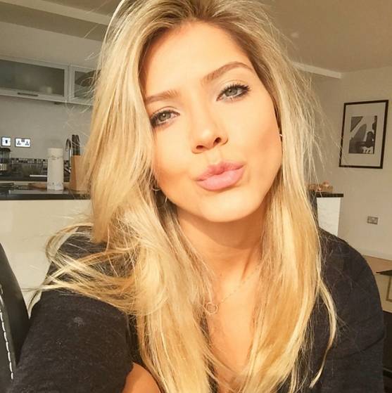 Mulher de Nenê aparece linda em foto e fãs se derretem ...