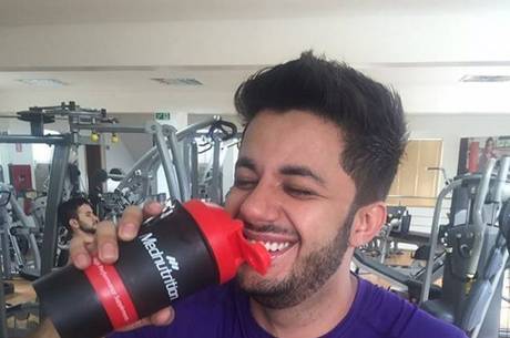 Cristiano Araújo: cantor foi lembrado pelo motorista no Instagram Cristiano Araújo: cantor foi lembrado pelo motorista no Instagram