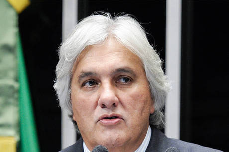 Delcídio do Amaral pode assinar um acordo de delação premiada Delcídio do Amaral pode assinar um acordo de delação premiada