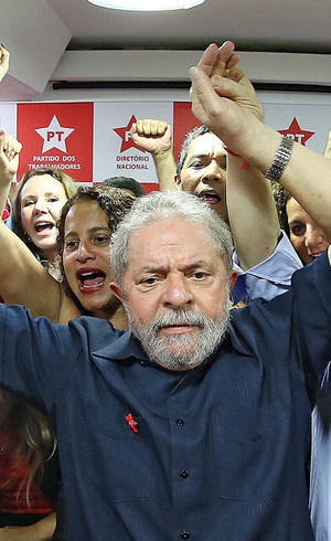 Depois de ser interrogado, no dia 4, Lula foi até a sede do PT em São Paulo Depois de ser interrogado, no dia 4, Lula foi até a sede do PT em São Paulo