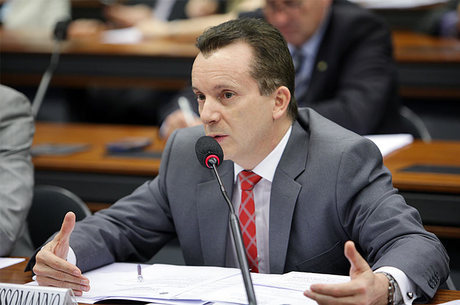 Deputado federal mais votado das Eleições 2014, Celso Russomanno é um dos principais quadros do PRB, sigla que deixou o governo