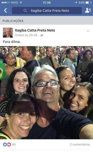 Juiz que suspendeu posse de Lula esteve em protestos e publicou foto no Facebook