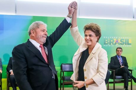 Dilma e Lula durante posse do ex-presidente como ministro 