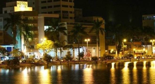 Bares e shoppings poderão abrir a partir desta sexta (8) Bares e shoppings poderão abrir a partir desta sexta (8)
