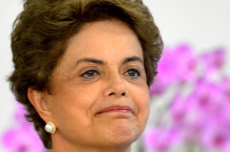 Partidos fiéis a Dilma são PT e PCdoB