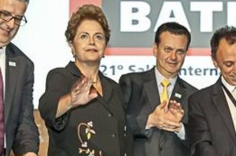 Com saída do PMDB da base, Dilma trabalha para segurar o apoio dos demais partidos aliados