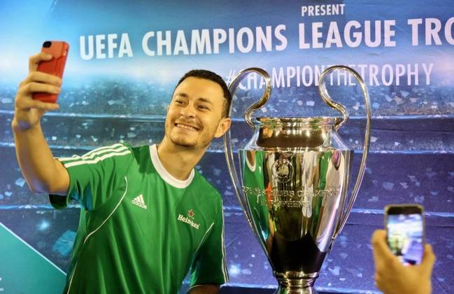 Troféu da Uefa terá exposição gratuita na Champions League