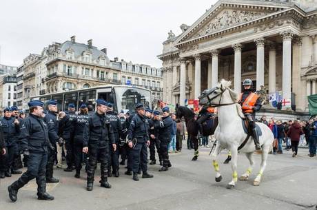 A Bélgica reforçou o policiamento com medo de novos ataques