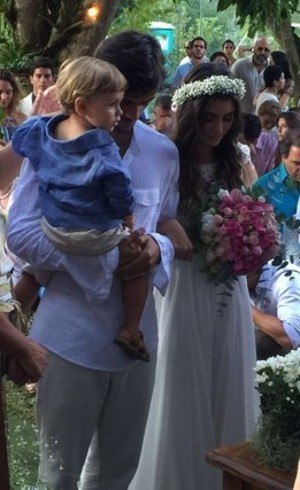 Felipe Simas e Mariana Uhlmann se casaram no último domingo (3)