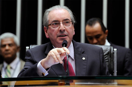 Governo acusa Cunha de tentar manobrar para influenciar votação