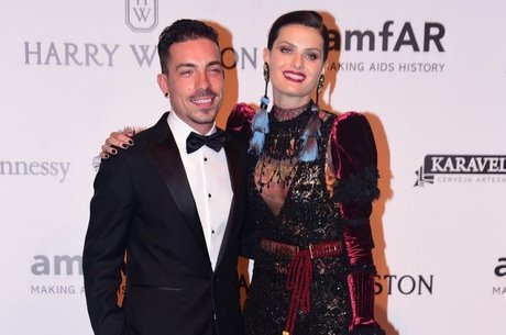 Isabeli e Di Ferrero estão juntos desde 2013