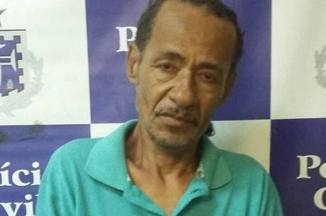 José Alberto Vieira de Oliveira, de 63 anos, foi  flagrado com porções de cocaína, crack e maconha