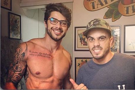 Ex Bbb Renan Faz Nova Tatuagem No Peito Entenda O Significado Entretenimento R7 Famosos E Tv