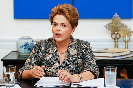 Dilma Rousseff deve convocar novas eleições se ficar no Planalto