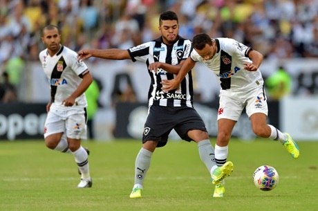 Botafogo e Vasco fizeram um duelo bastante pegado