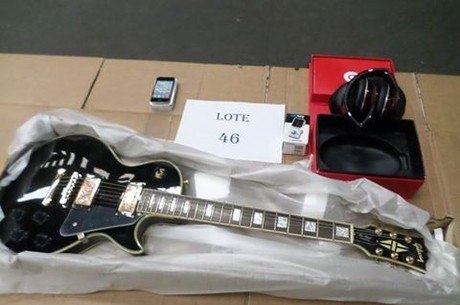 A guitarra do lote 46 é falsa e será retirada do leilão