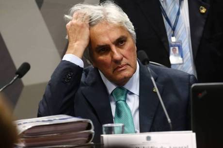 Delcídio do Amaral afirmou que Lula era próximo de empresários que tinham negócios com a Petrobras Delcídio do Amaral afirmou que Lula era próximo de empresários que tinham negócios com a Petrobras