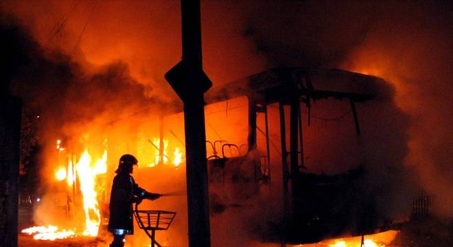 Crimes de Maio continuam sem resposta mesmo 12 anos depois Crimes de Maio continuam sem resposta mesmo 12 anos depois