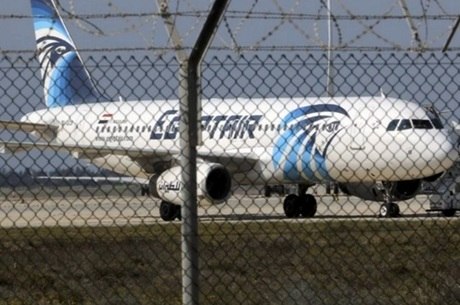 Avião e passageiros foram revistados pelas autoridades uzbeques