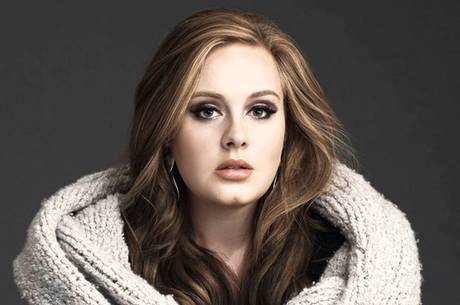 Adele vai se dedicar ao filho e não deve viajar em turnê tão cedo