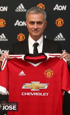 Mourinho é o novo técnico do Man. United