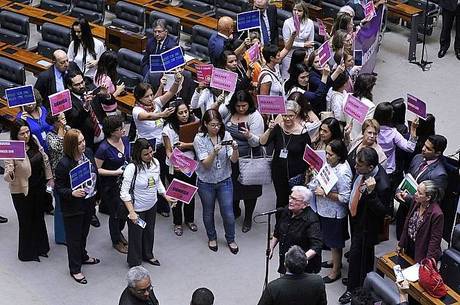Comissão também deve acompanhar outros casos de violência sexual conta a mulher Comissão também deve acompanhar outros casos de violência sexual conta a mulher