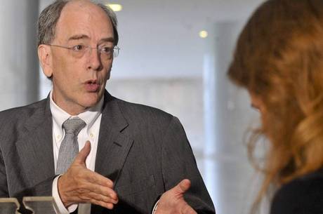 Parente: empresa e governo estudam medidas Parente: empresa e governo estudam medidas