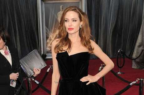 Angelina Jolie pede divórcio de Brad Pitt 