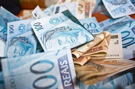 Receberão neste lote cerca de 1,5 milhão de contribuintes Receberão neste lote cerca de 1,5 milhão de contribuintes