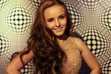 Larissa Manoela revela onde deu o primeiro beijo