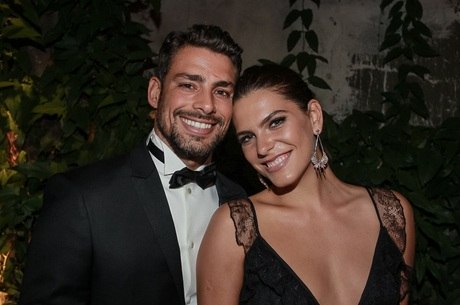 Cauã Reymond e Mariana Goldfarb estão juntos desde fevereiro