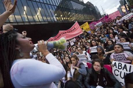 Grupos feministas lutam pelo fim da Cultura do Estupro