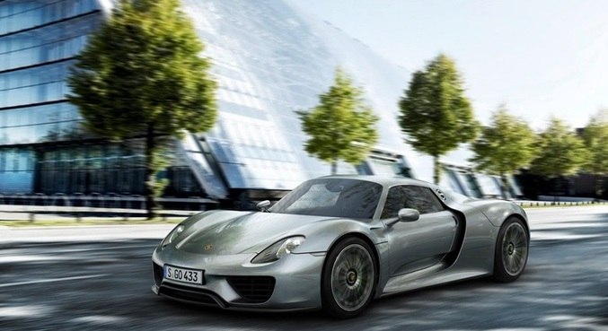 Pagar IPVA do Porsche 918 Spyder à vista rende desconto de quase R$ 50 mil
