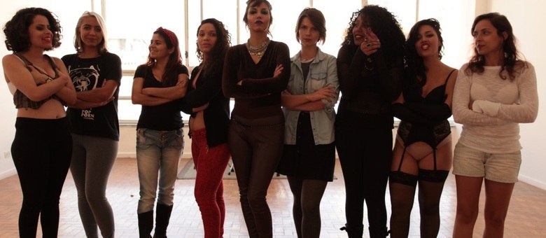 Mulheres se uniram para fazer um clipe feminista em resposta à música Química, do funkeiro MC Biel