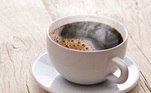 O café em pó também teve uma alta relevante. Considerando o Café em pó Pilão (1 kg), o preço saltou de R$ 3,77 para R$ 9,09 — alta de 141,11%