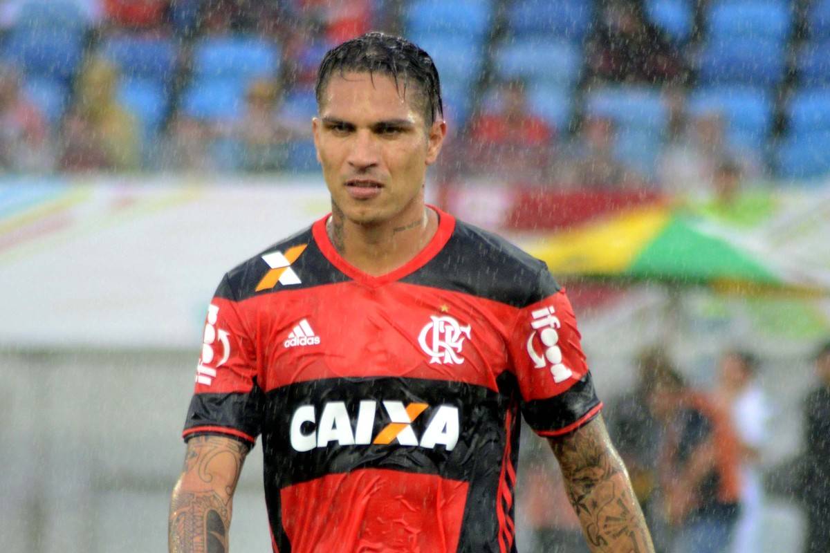 Reencontro de Guerrero com a torcida do Corinthians marca o domingo de futebol