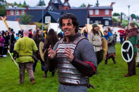 Alvaro Garnero participa de feira viking na Islândia
