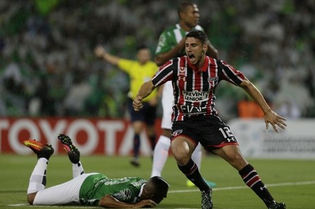 Calleri comemora seu gol no duelo disputado em Medellín
