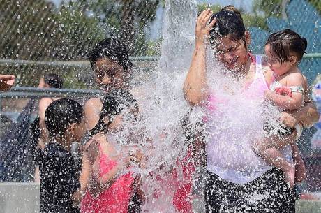 Este junho foi o 14º mês seguido em que recordes de temperatura foram quebrados
Este junho foi o 14º mês seguido em que recordes de temperatura foram quebrados