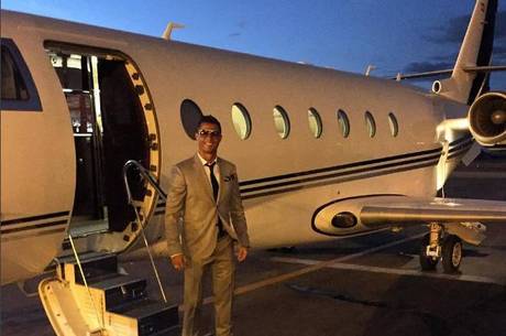 Cristiano Ronaldo vai dar nome a aeroporto de sua cidade natal - Esportes - R7 Futebol Cristiano Ronaldo vai dar nome a aeroporto de sua cidade natal - Esportes - R7 Futebol