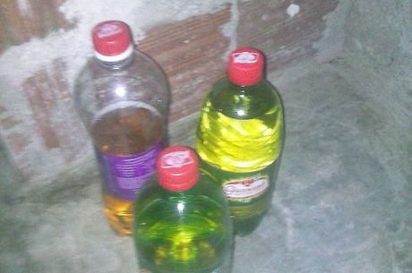 Adolescentes usaram garrafas pet para colocar combustível 