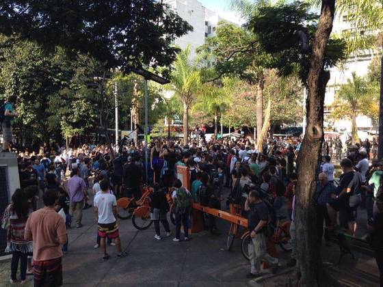 r7rio-082016-protesto