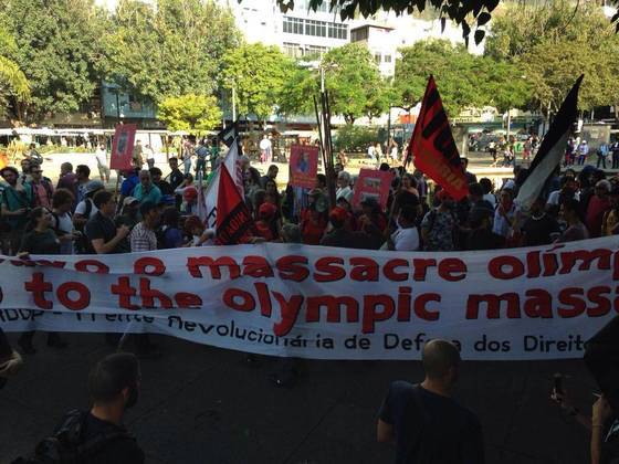 r7rio-082016-protesto