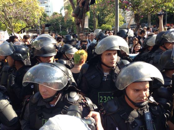 r7rio-082016-protesto