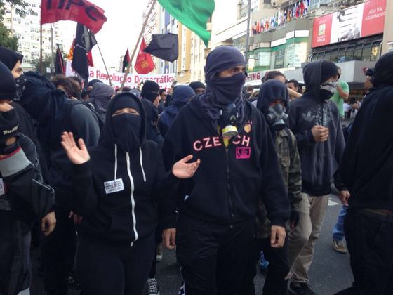 r7rio-082016-protesto-olimpiadas