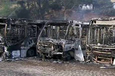 Cerca de 80 ônibus da EAOSA foram incendiados na quinta-feira