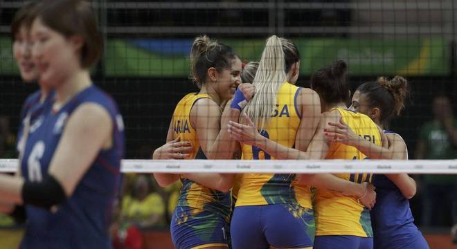 Seleção brasileira supera a Coreia do Sul e vence mais uma na Rio 2016
Seleção brasileira supera a Coreia do Sul e vence mais uma na Rio 2016