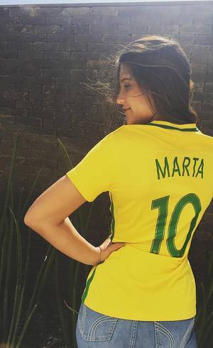 Giulia postou foto com a camisa de Marta