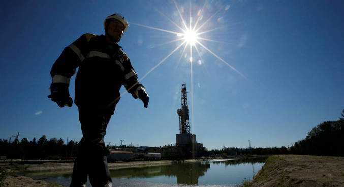 Embargo ao petróleo russo deve acontecer "mais cedo ou mais tarde" Embargo ao petróleo russo deve acontecer "mais cedo ou mais tarde"