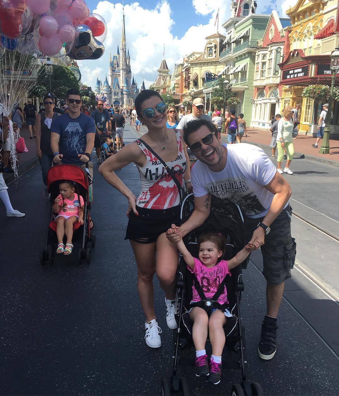 Mirella Santos E Wellington Muniz Comemoram Dois Anos Da Filha Valentina Na Disney Fotos R7